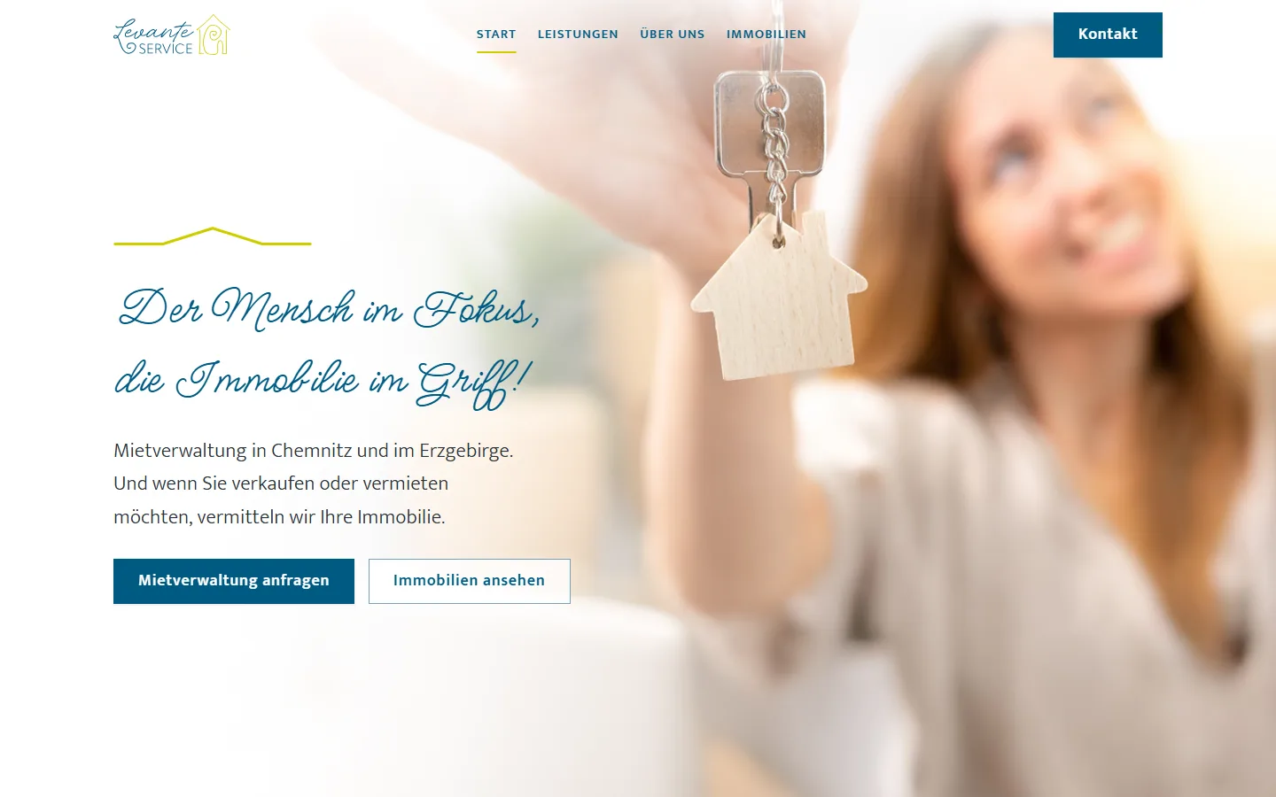Startseite der Website der Levante Service GmbH aus Chemnitz mit Schlüssel und hausförmigem Anhänger im Kopfbereich